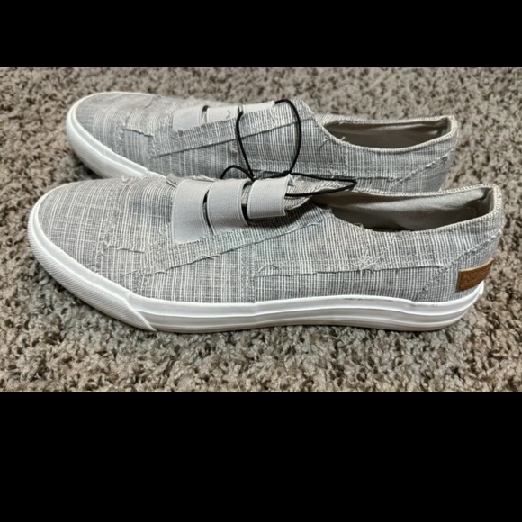 Blowfish Malibu Play Slip-On Sneaker -size 8.5 - Picture 2 of 5